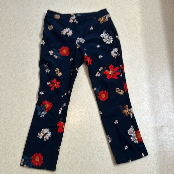 Cynthia Rowley floral dress slacks. Size 4. Black with floral print. - Picture 1 of 8